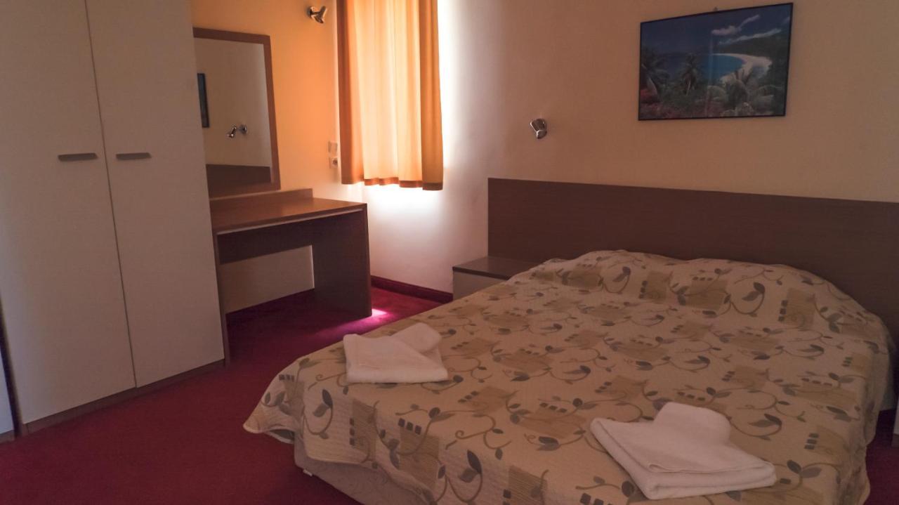 Park Hotel Persey Varna Eksteriør bilde